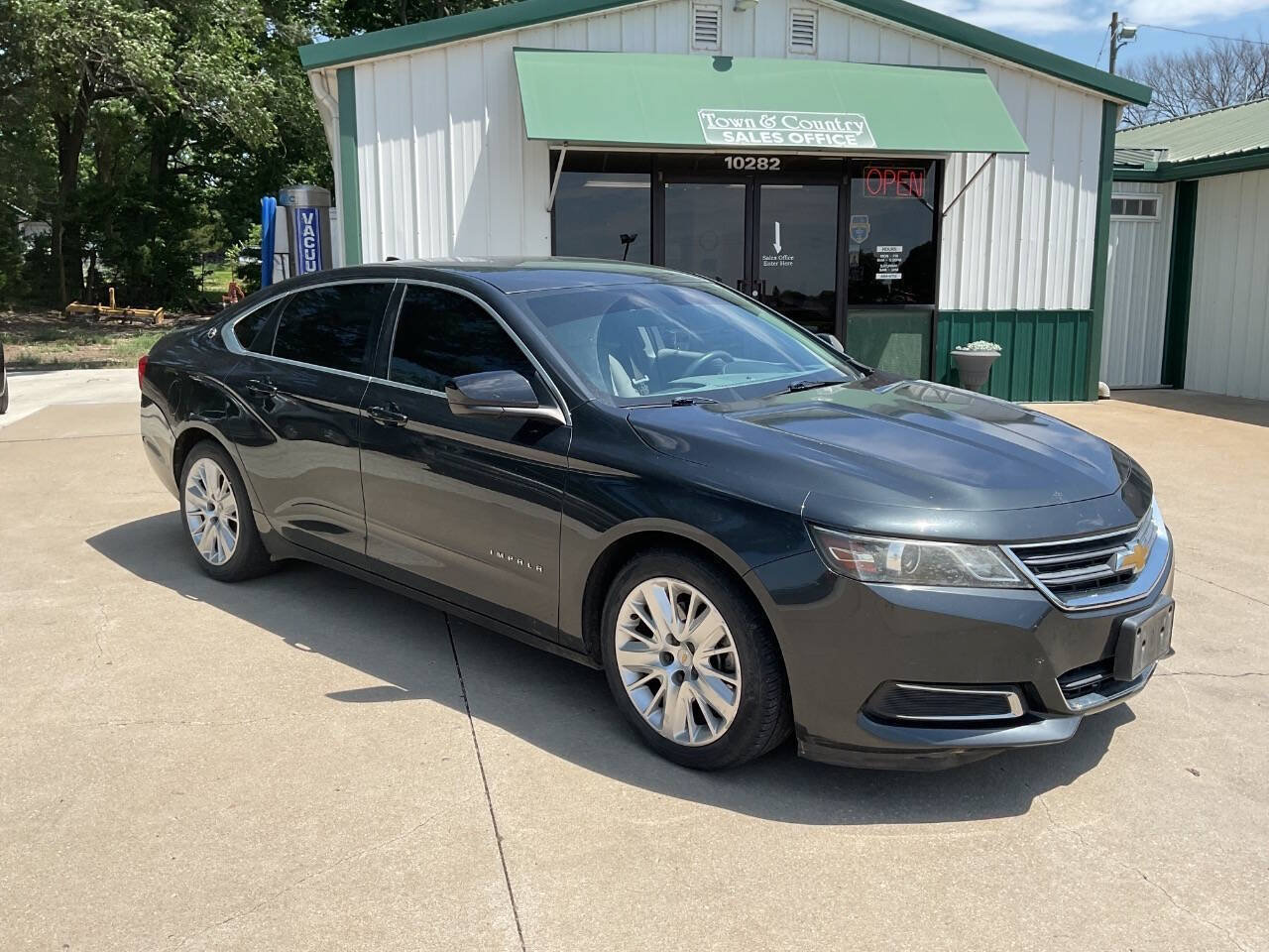 Used 2014 Chevrolet Impala LS FWD image 3