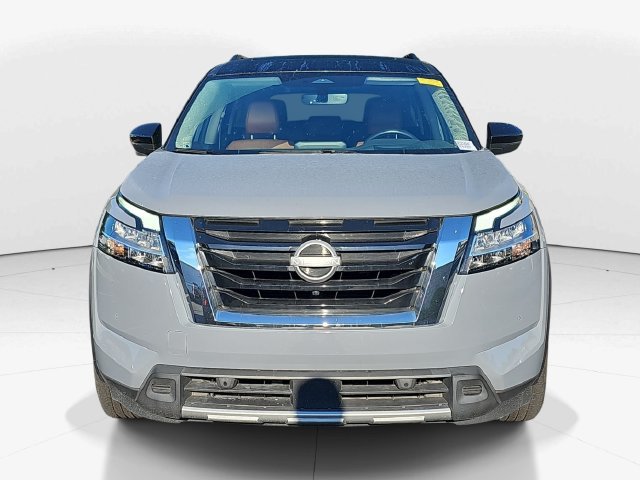 Used 2024 Nissan Pathfinder Platinum FWD image 10