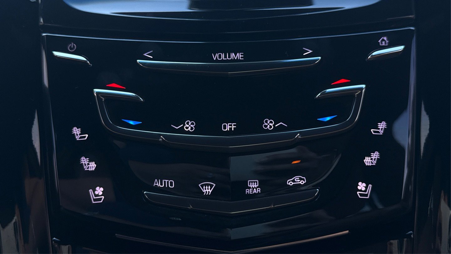 Used 2017 Cadillac Escalade Platinum RWD image 21