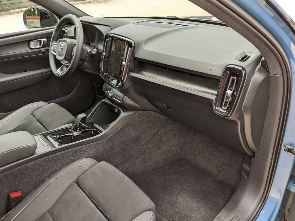 Certified 2023 Volvo XC40 Recharge Plus w/ Protection Package Premier AWD/4WD image 21