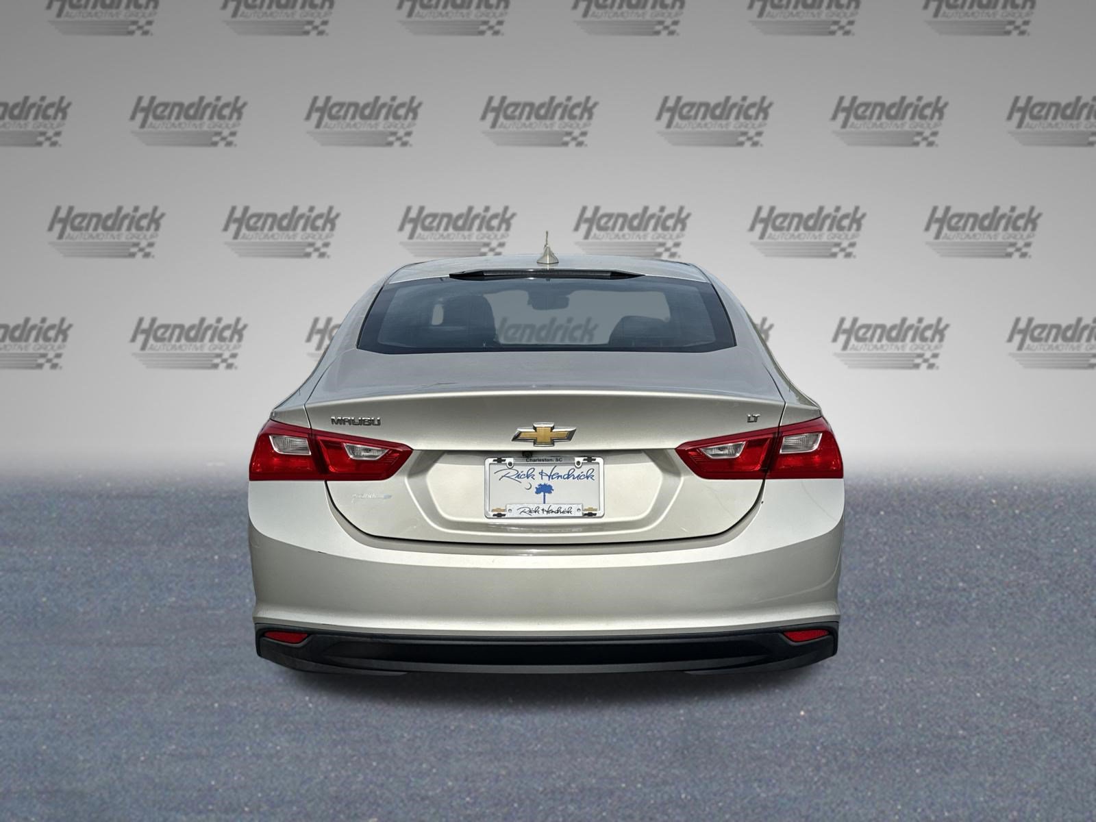 Used 2016 Chevrolet Malibu LT w/ Leather Package FWD image 9