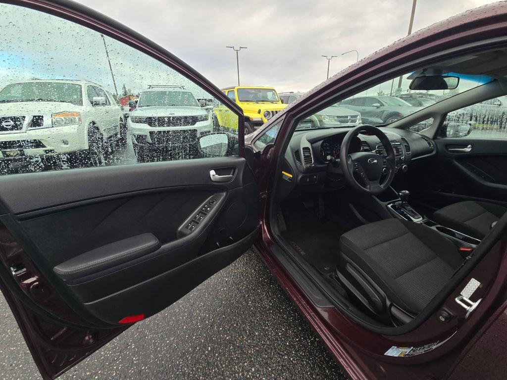 Used 2017 Kia Forte LX image 14