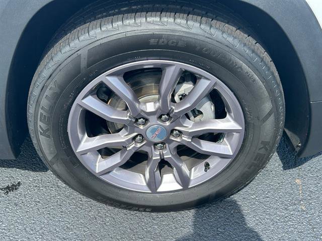 Used 2023 GMC Terrain SLT w/ Infotainment Package II image 29