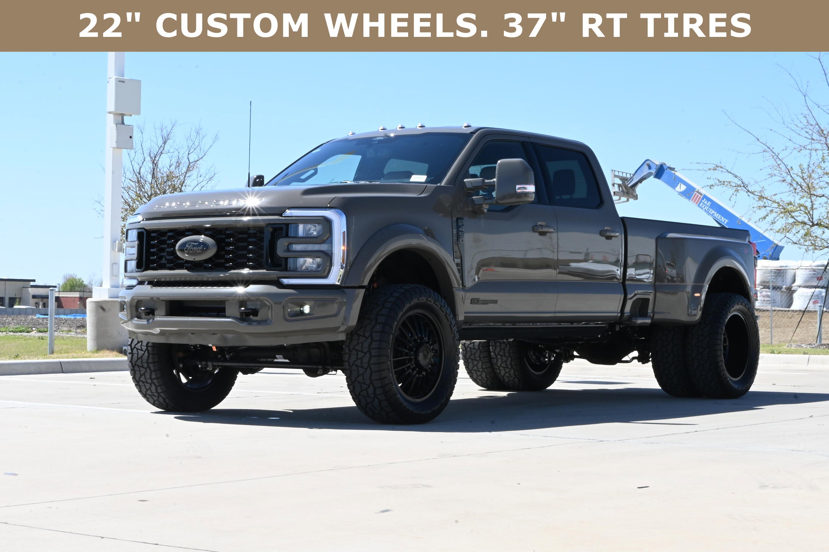 Used 2026 Ford F450 Lariat AWD/4WD image 3