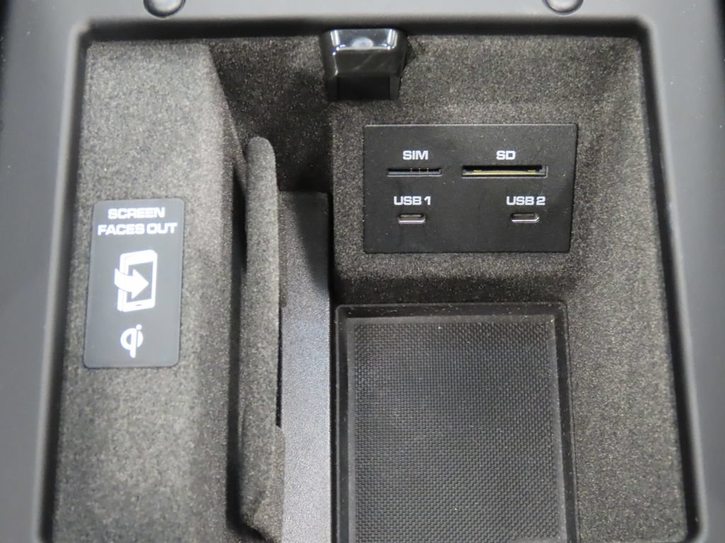 Certified 2026 Porsche Macan AWD/4WD image 30