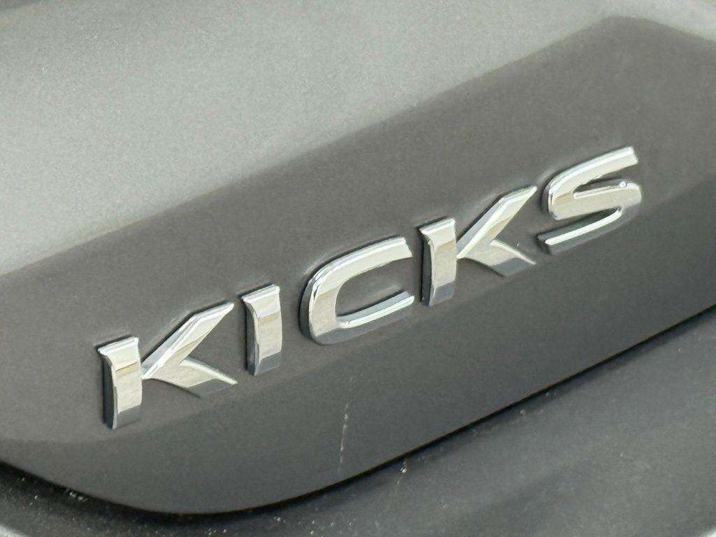 Used 2019 Nissan Kicks SR image 23