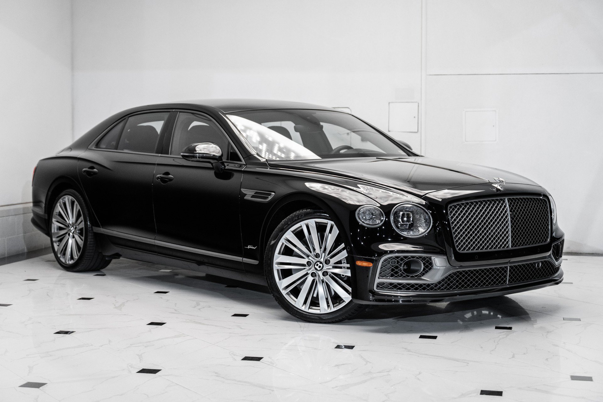 Used 2024 Bentley Flying Spur W12 image 1