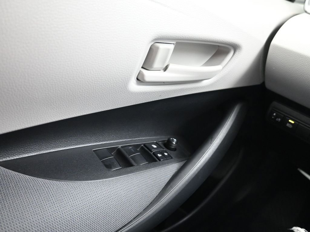 Used 2022 Toyota Corolla LE image 12