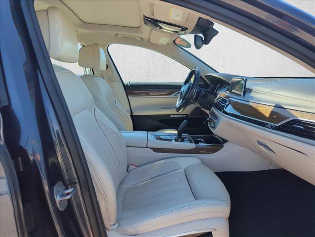 Used 2017 BMW 740i RWD image 19