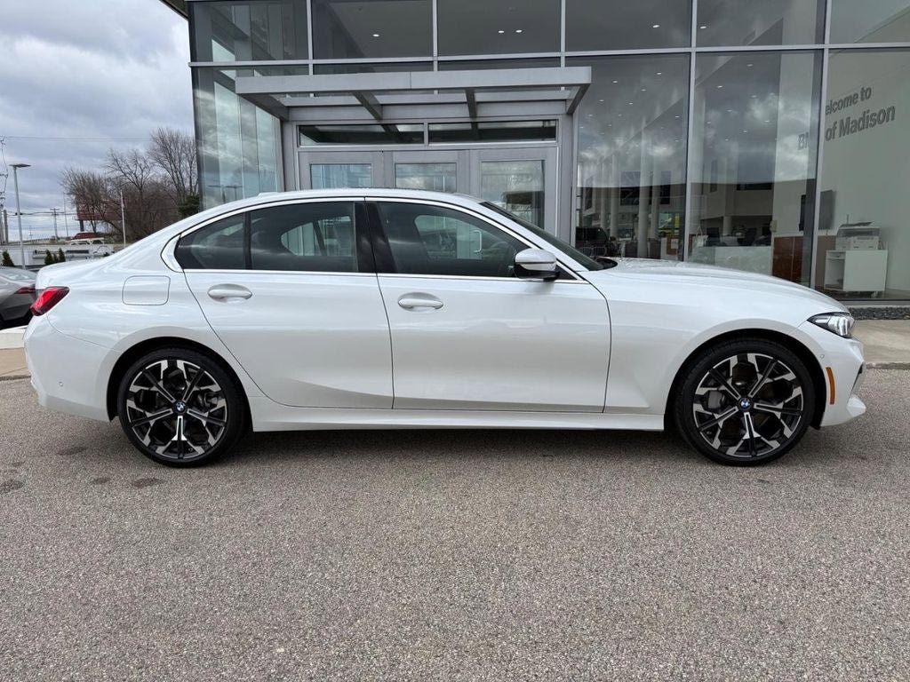 Used 2025 BMW 330i xDrive Sedan w/ Premium Package AWD/4WD image 2