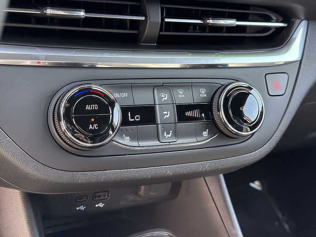 Used 2024 Buick Envista Preferred w/ Convenience I Package FWD image 36