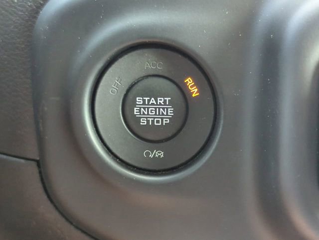 Certified 2021 Jeep Gladiator Sport AWD/4WD image 31