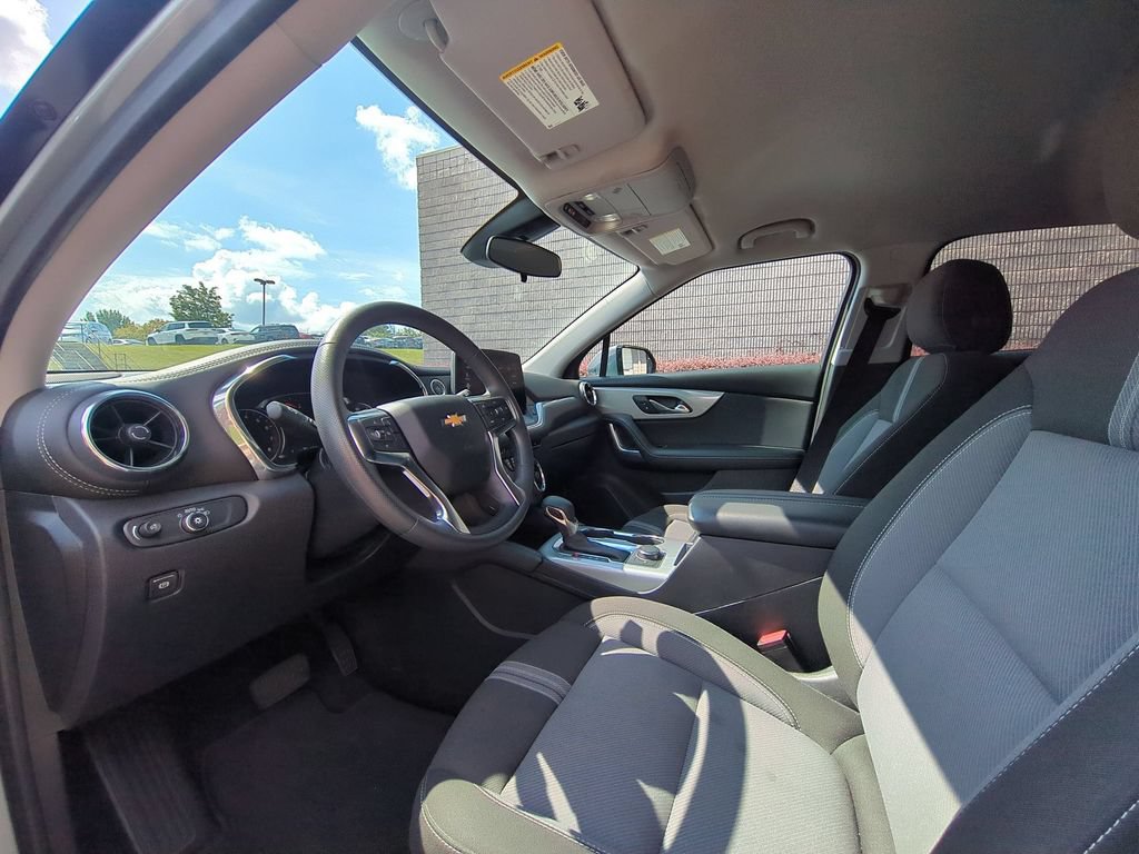 Used 2025 Chevrolet Blazer LT FWD image 15