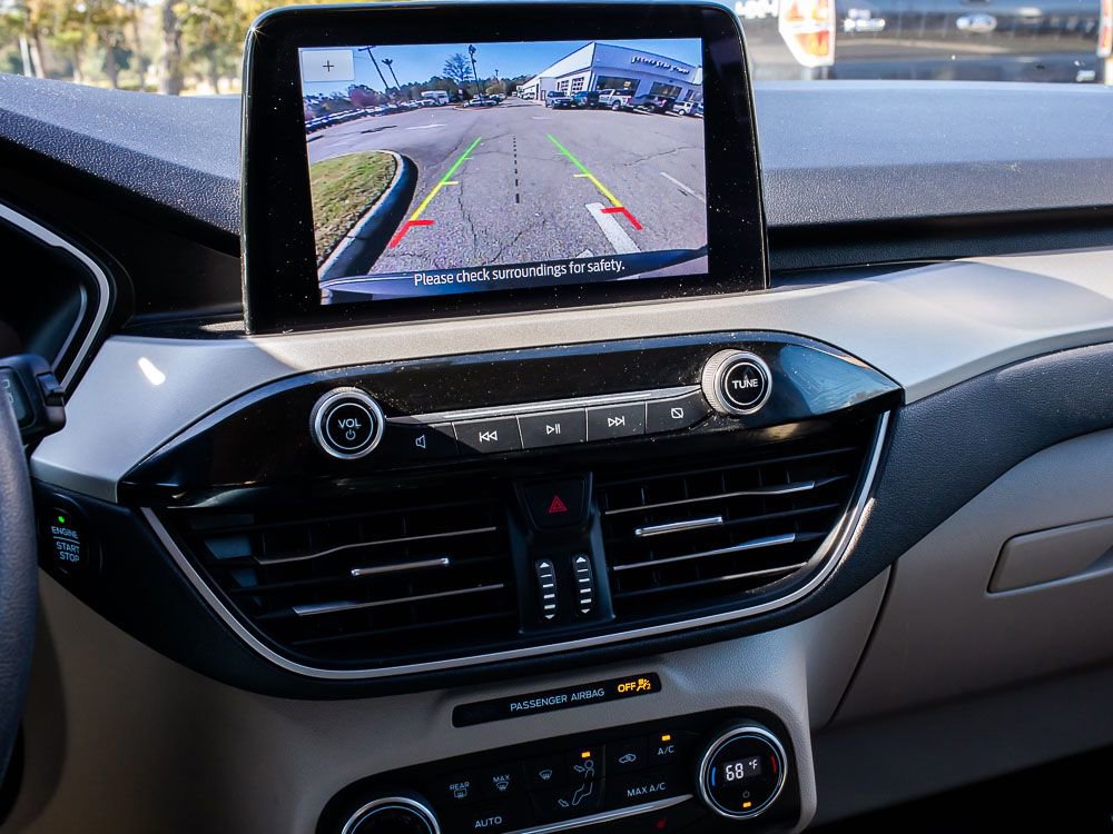 Used 2020 Ford Escape SE image 21