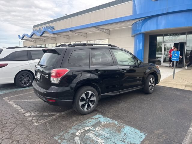 Used 2017 Subaru Forester 2.5i Premium w/ All-Weather Package AWD/4WD image 4