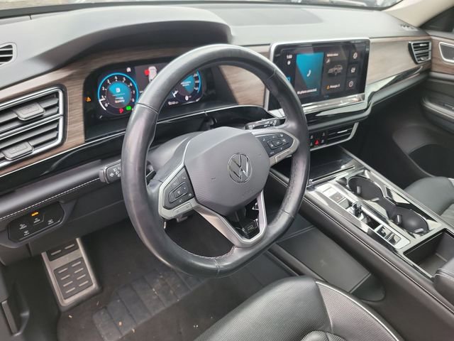 Used 2024 Volkswagen Atlas SEL Premium R-Line image 11