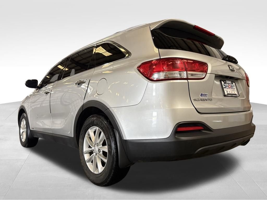 Used 2017 Kia Sorento AWD image 11