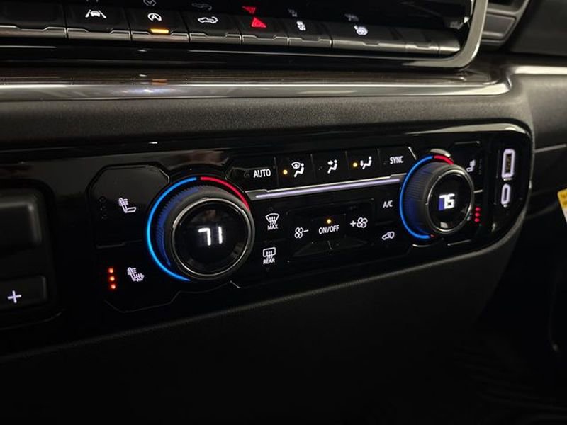 Used 2025 Chevrolet Silverado 1500 LT image 47