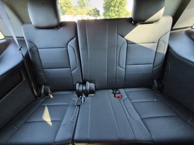 Used 2020 Chevrolet Tahoe LT w/ RST Edition AWD/4WD image 29