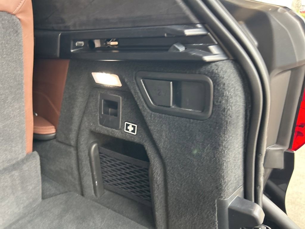 Used 2022 BMW X7 M50i w/ Dynamic Handling Package image 53