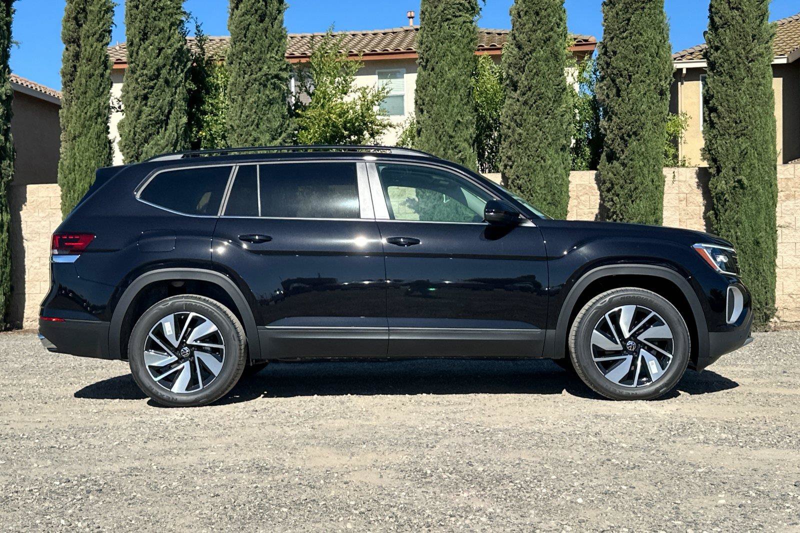 New 2026 Volkswagen Atlas SE AWD/4WD image 2