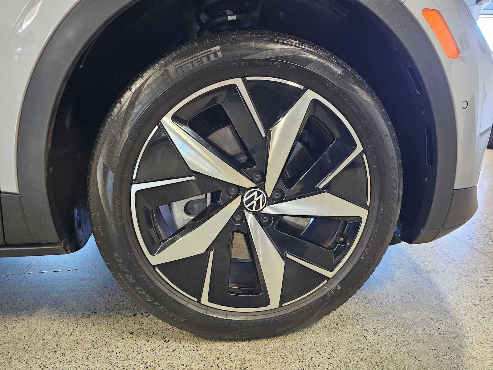 Used 2023 Volkswagen ID.4 Pro S AWD/4WD image 9