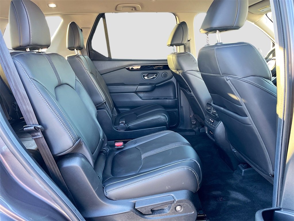 Used 2025 Honda Pilot EX-L image 27