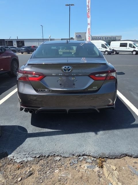Used 2023 Toyota Camry SE w/ Cold Weather Package FWD image 5
