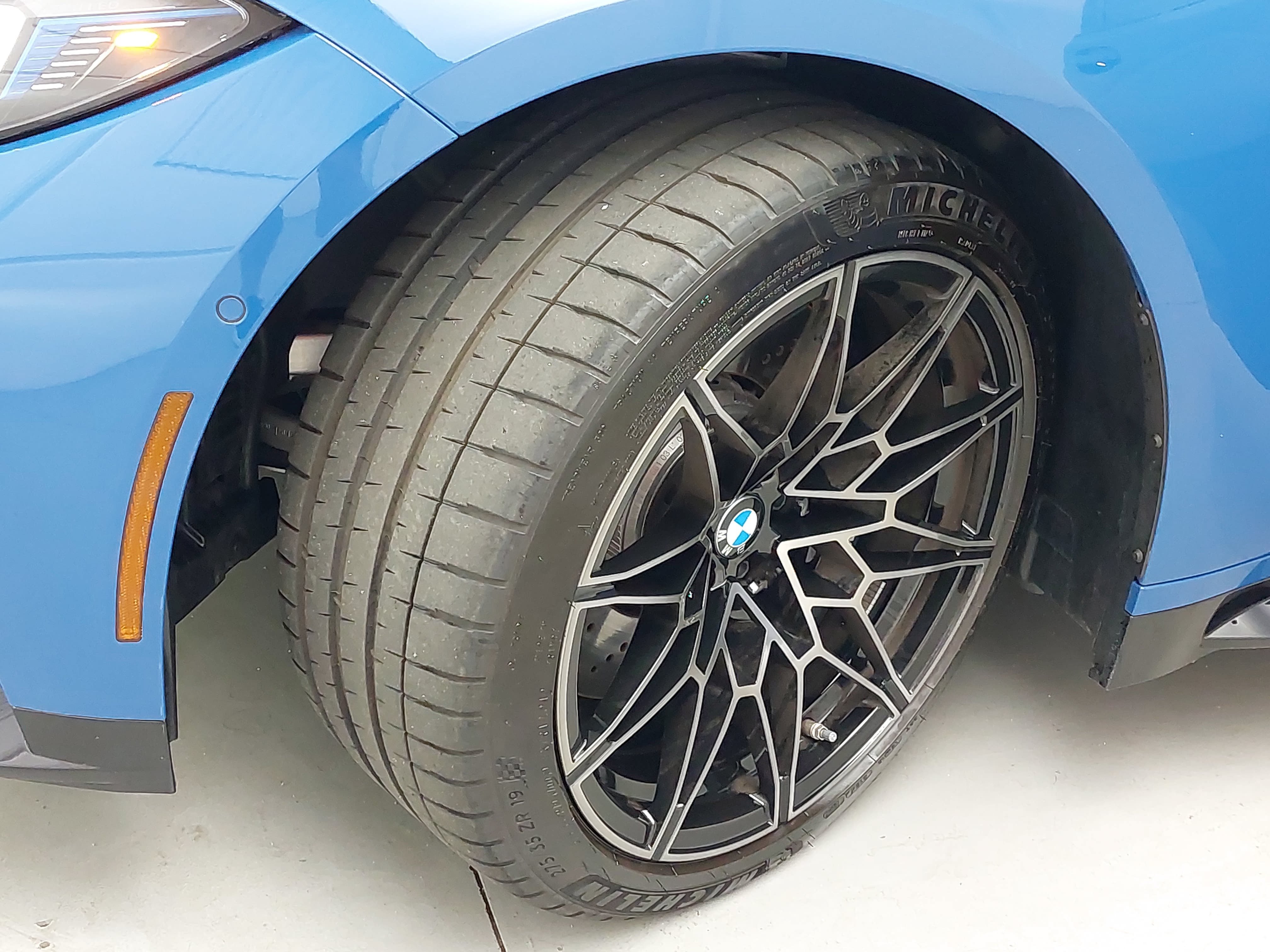 Used 2025 BMW M3 w/ Executive Package RWD image 34