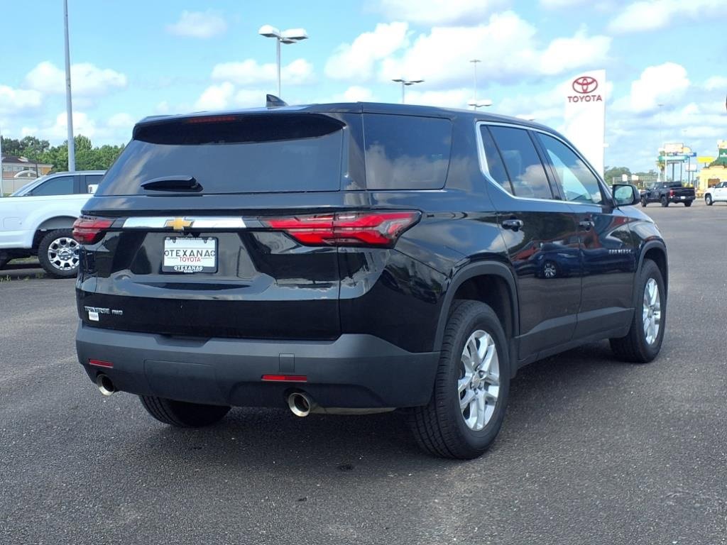 Used 2022 Chevrolet Traverse LS image 3