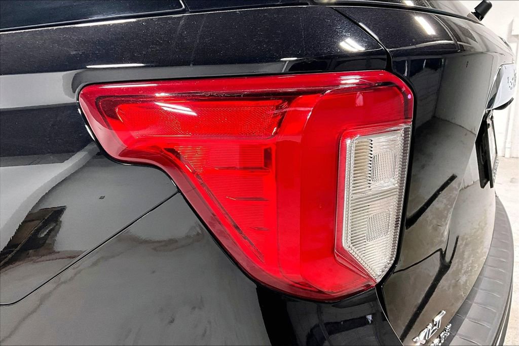 Used 2023 Ford Explorer XLT w/ Equipment Group 202A image 39