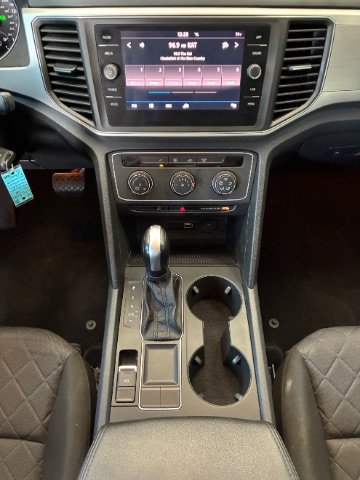 Used 2018 Volkswagen Atlas Launch Edition FWD image 21