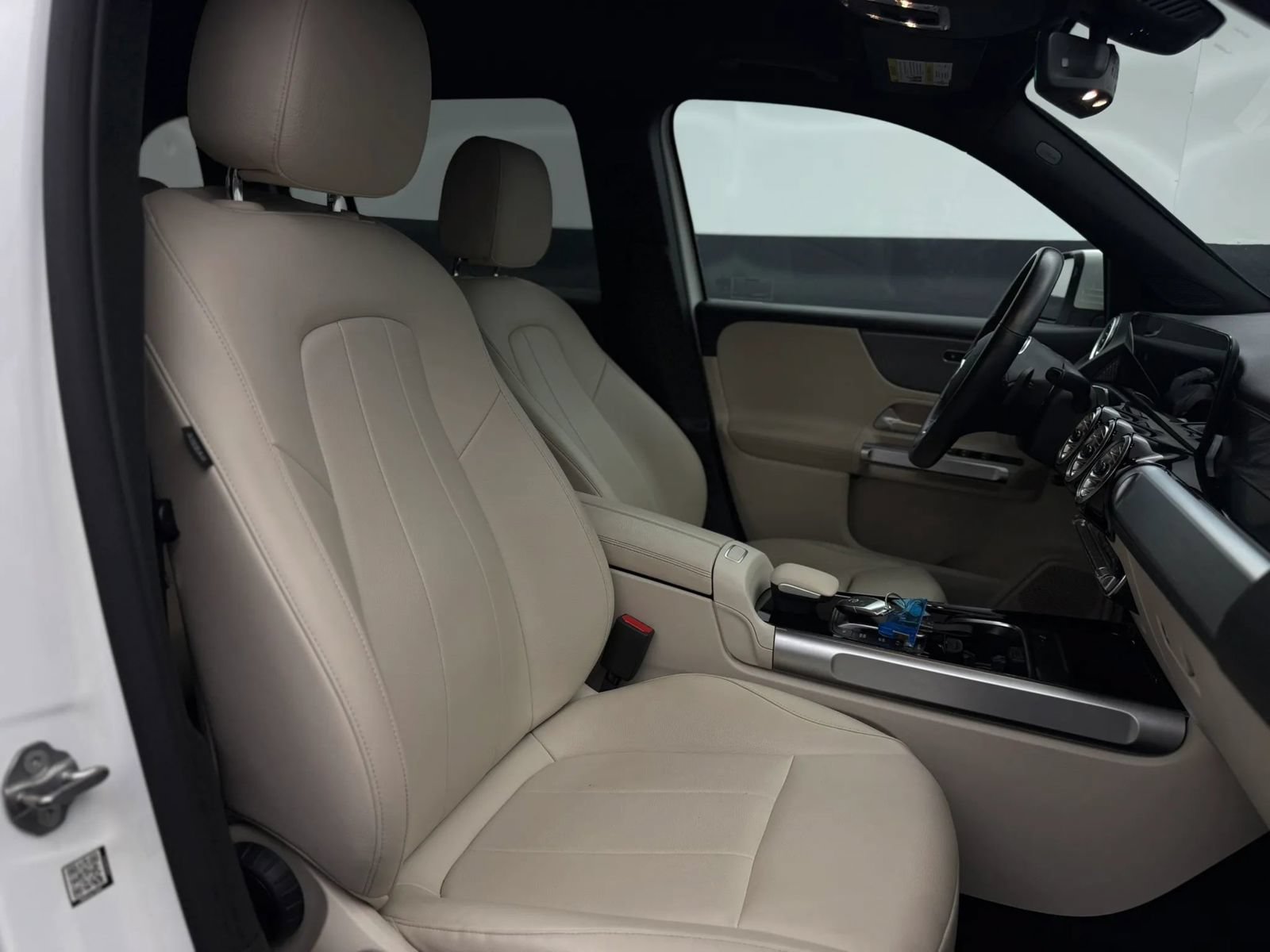 Used 2022 Mercedes-Benz GLB 250 4MATIC image 21