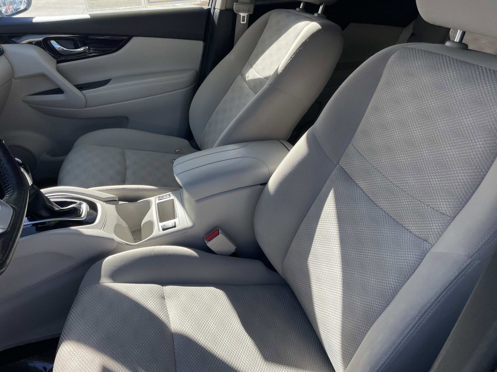 Used 2021 Nissan Rogue Sport SV image 15