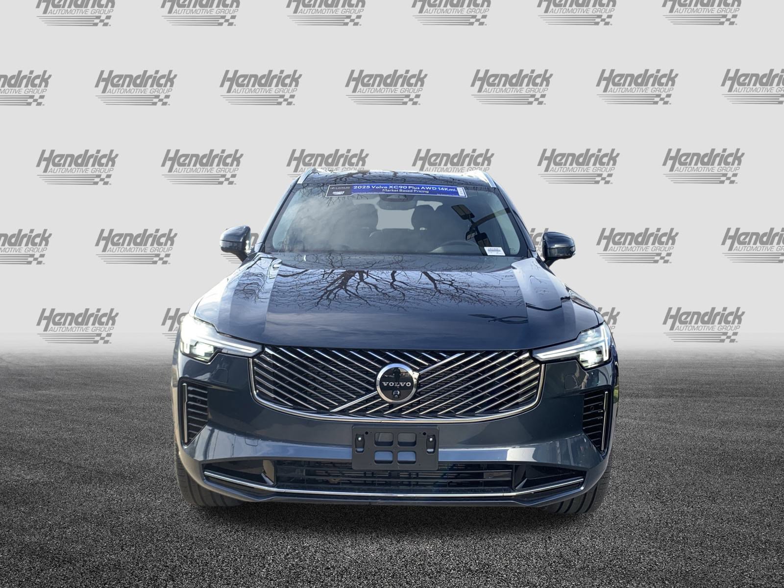 Used 2025 Volvo XC90 B6 Plus image 3