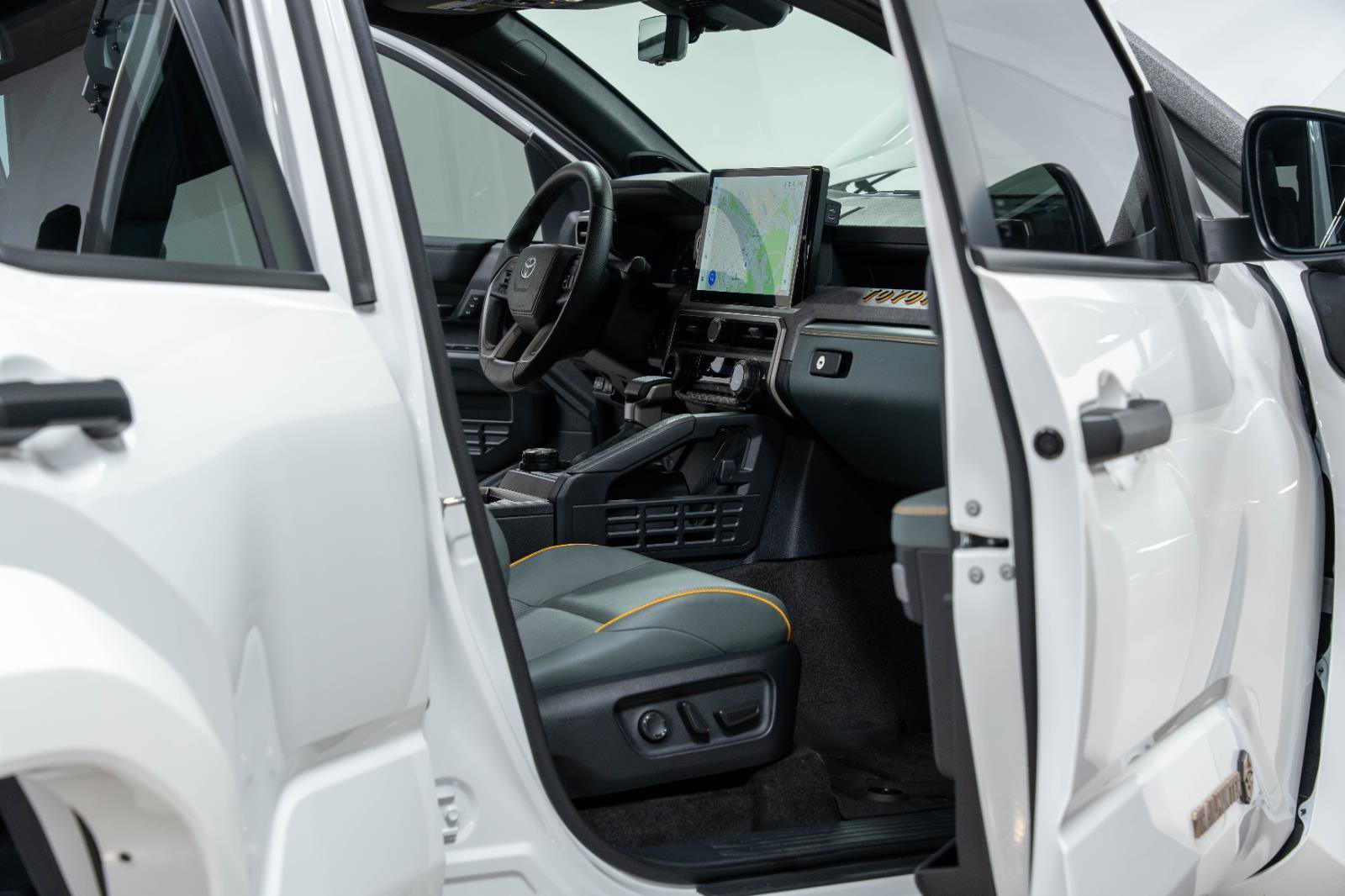 Used 2025 Toyota 4Runner Trailhunter image 44