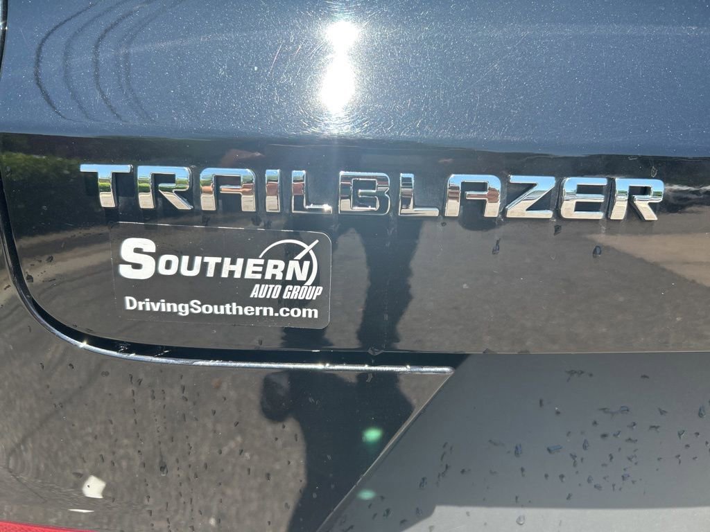 Used 2025 Chevrolet TrailBlazer LT FWD image 24