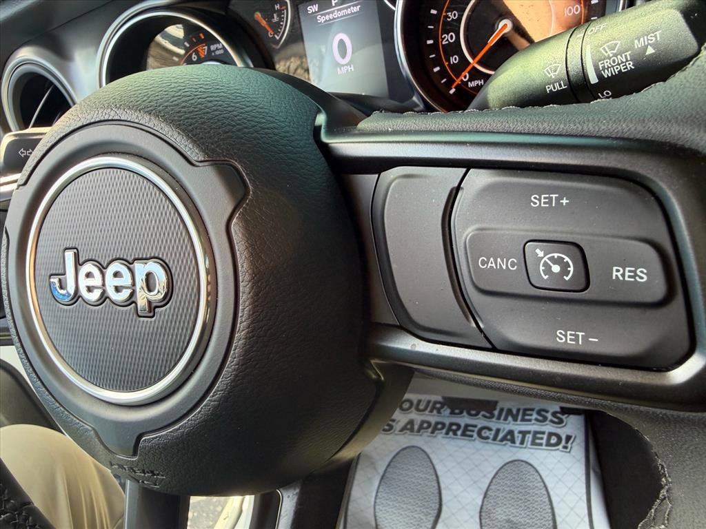 Used 2023 Jeep Gladiator Sport image 18