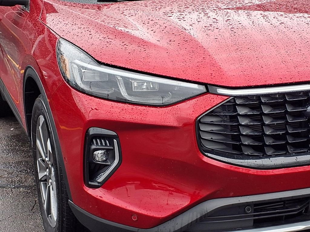 Used 2023 Ford Escape Platinum w/ Premium Technology Package image 28