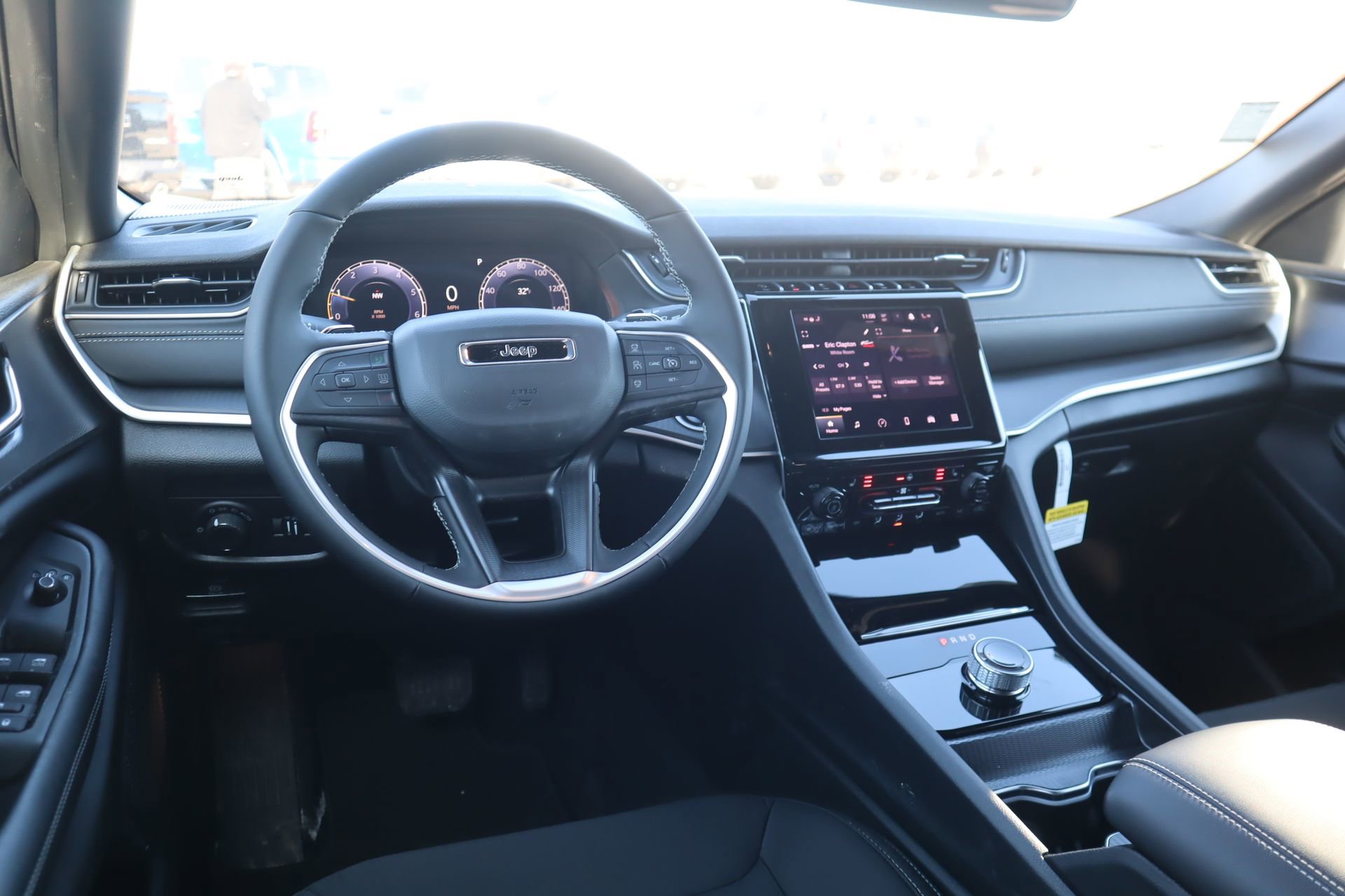 New 2026 Jeep Grand Cherokee Laredo image 2