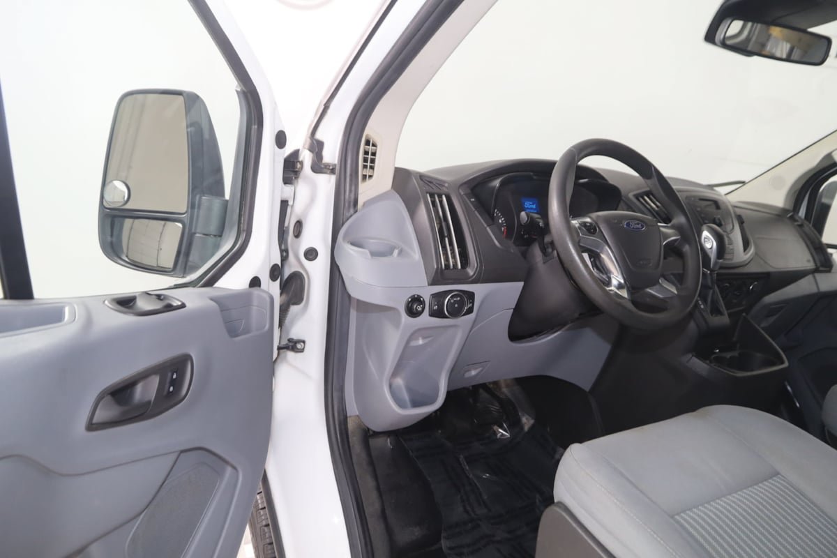 Used 2016 Ford Transit 250 130 Low Roof w/ Exterior Upgrade Package RWD image 33