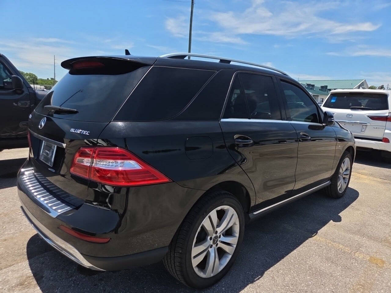 Used 2015 Mercedes-Benz ML 250 BlueTEC 4MATIC image 3