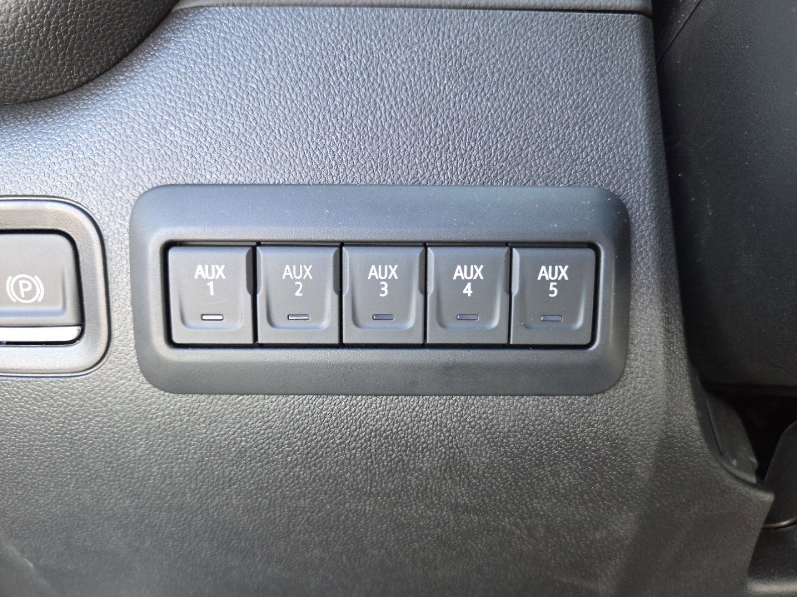 New 2025 GMC Sierra 3500 Pro w/ Convenience Package image 7