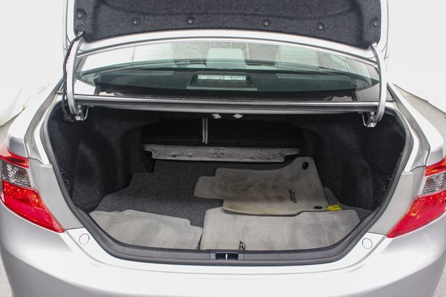Used 2012 Toyota Camry XLE FWD image 9