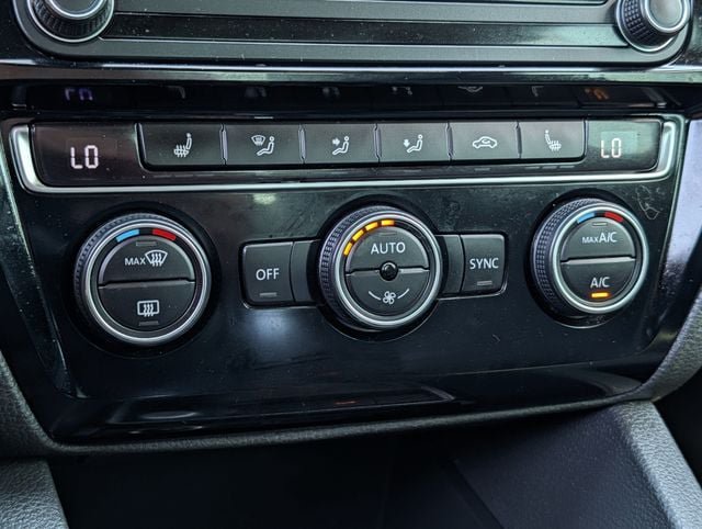 Used 2017 Volkswagen Jetta GLI FWD image 18