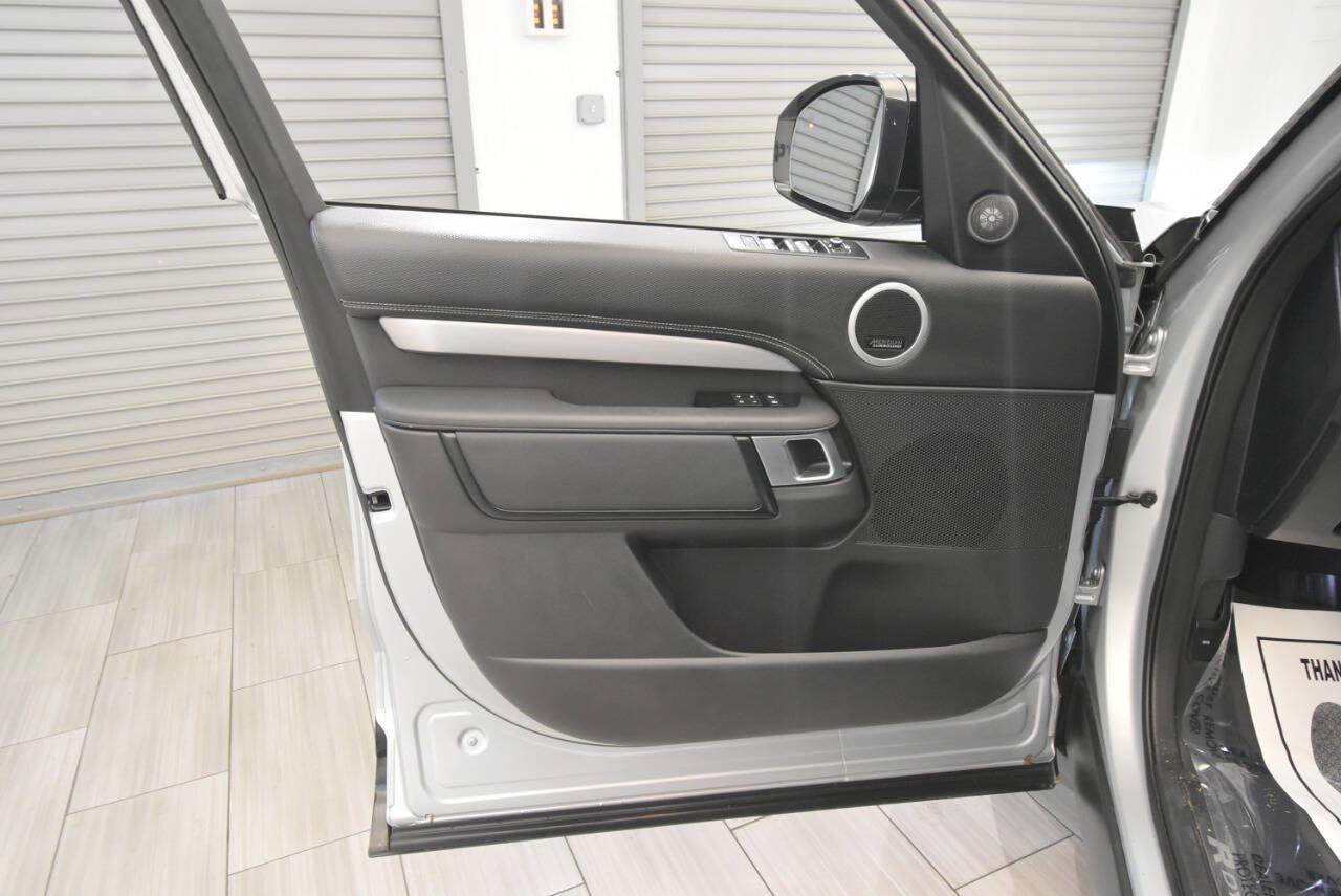Used 2022 Land Rover Discovery HSE R-Dynamic image 15