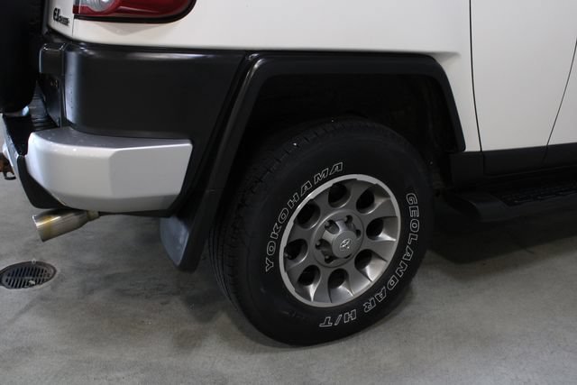 Used 2013 Toyota FJ Cruiser 4WD w/ Upgrade Pkg image 25