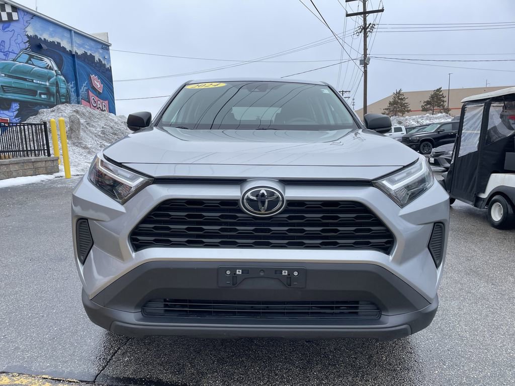 Used 2024 Toyota RAV4 LE image 5