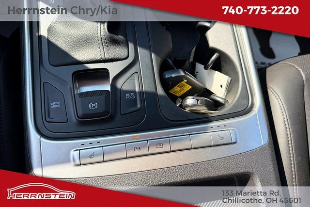 Used 2025 Kia Carnival image 19