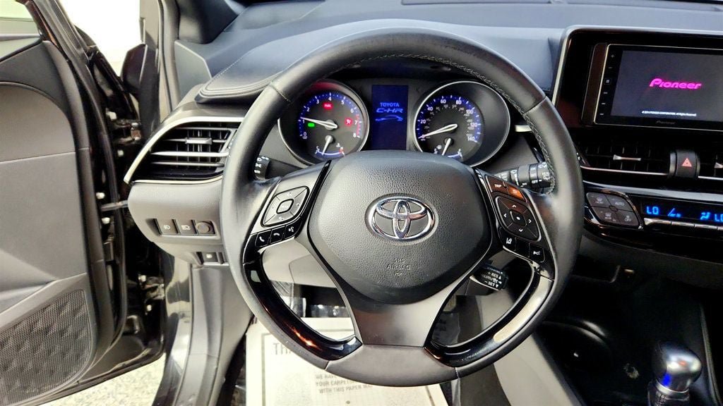 Used 2018 Toyota C-HR XLE FWD image 13